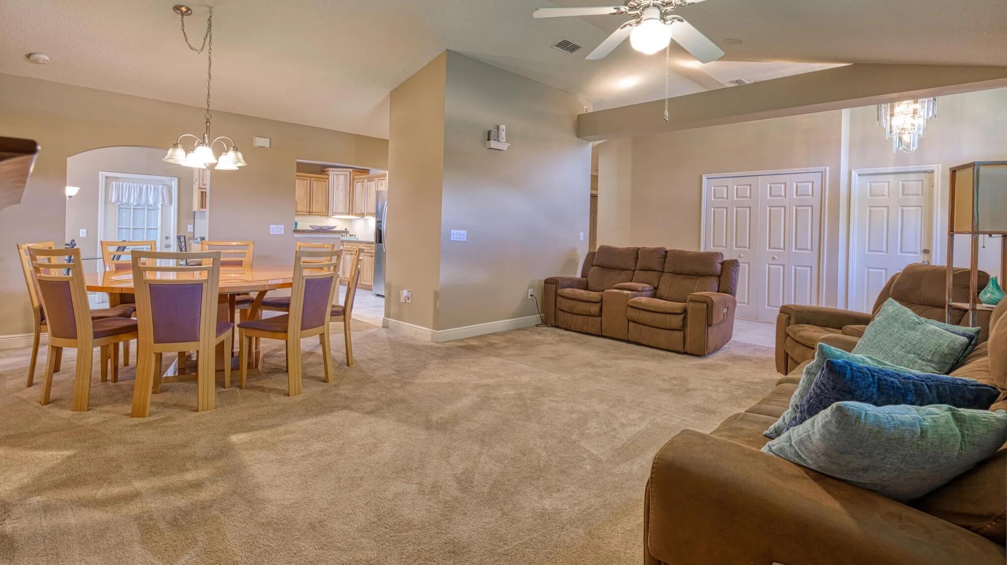 2312 Sw Kent Circle Property Photo 5