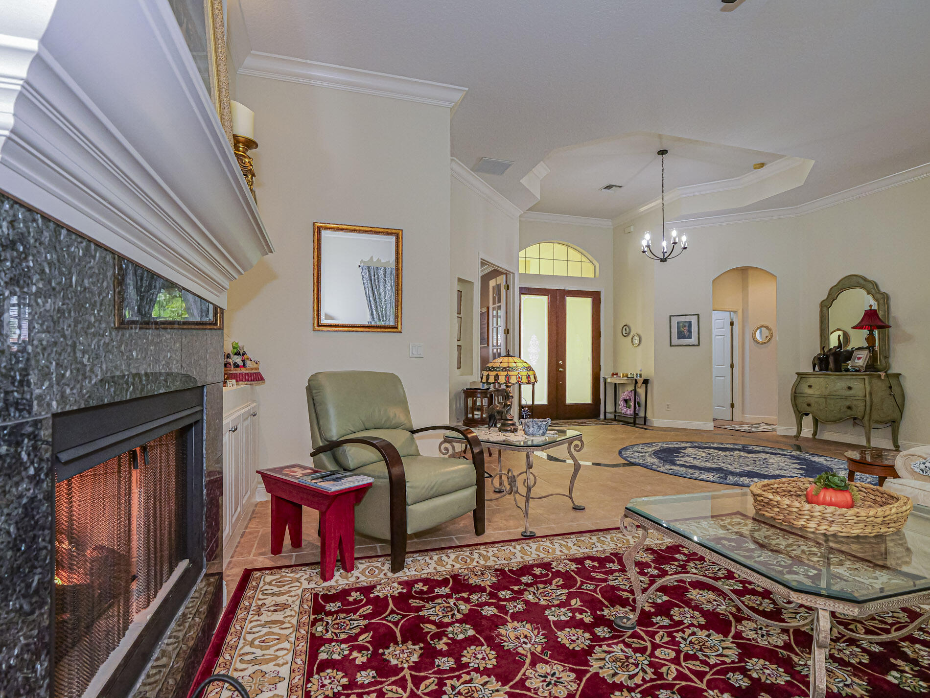 5873 Pine Ridge Circle Property Photo 4