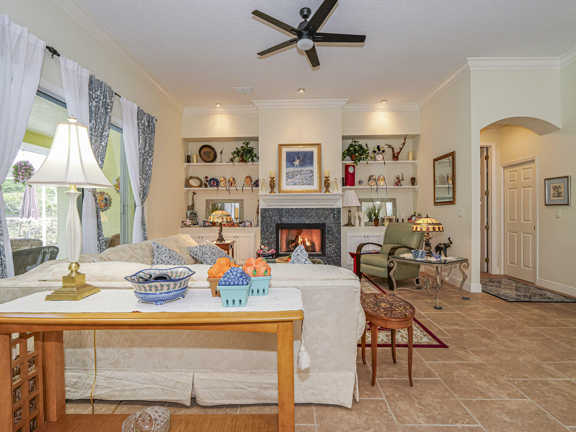 5873 Pine Ridge Circle Property Photo 6