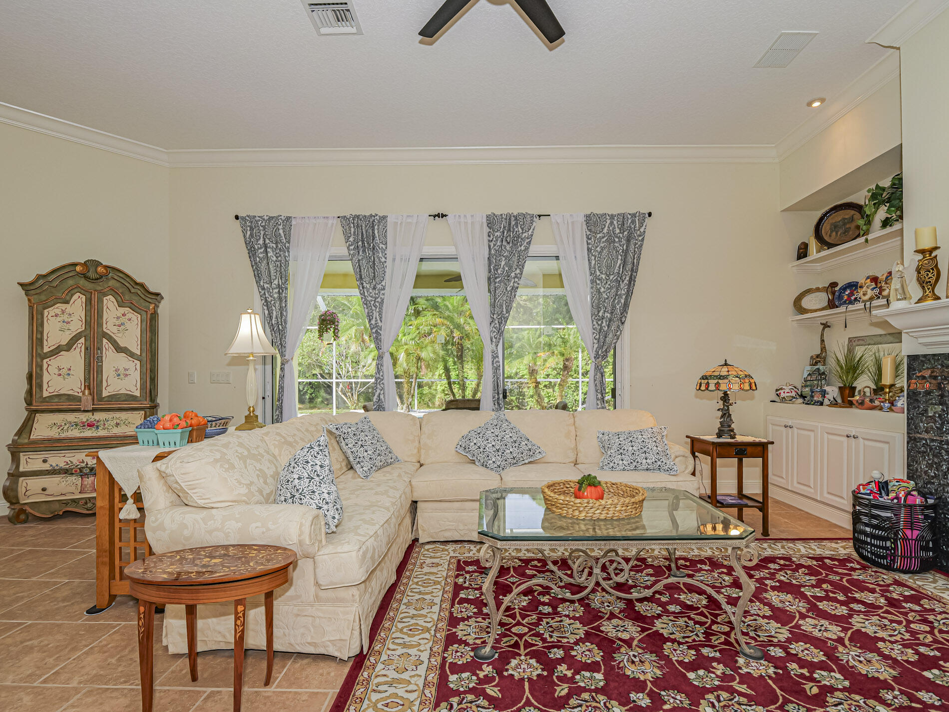 5873 Pine Ridge Circle Property Photo 7