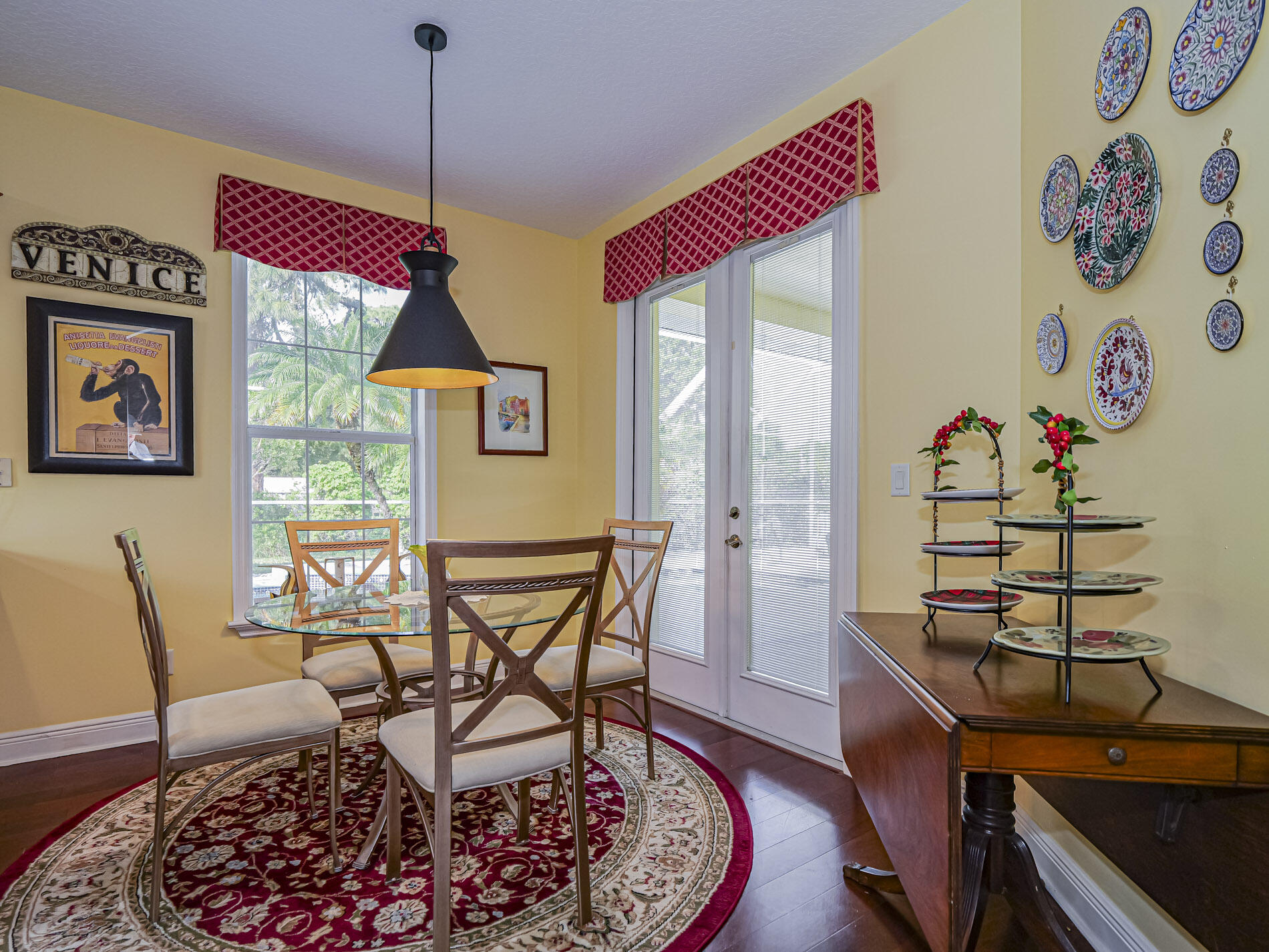 5873 Pine Ridge Circle Property Photo 16