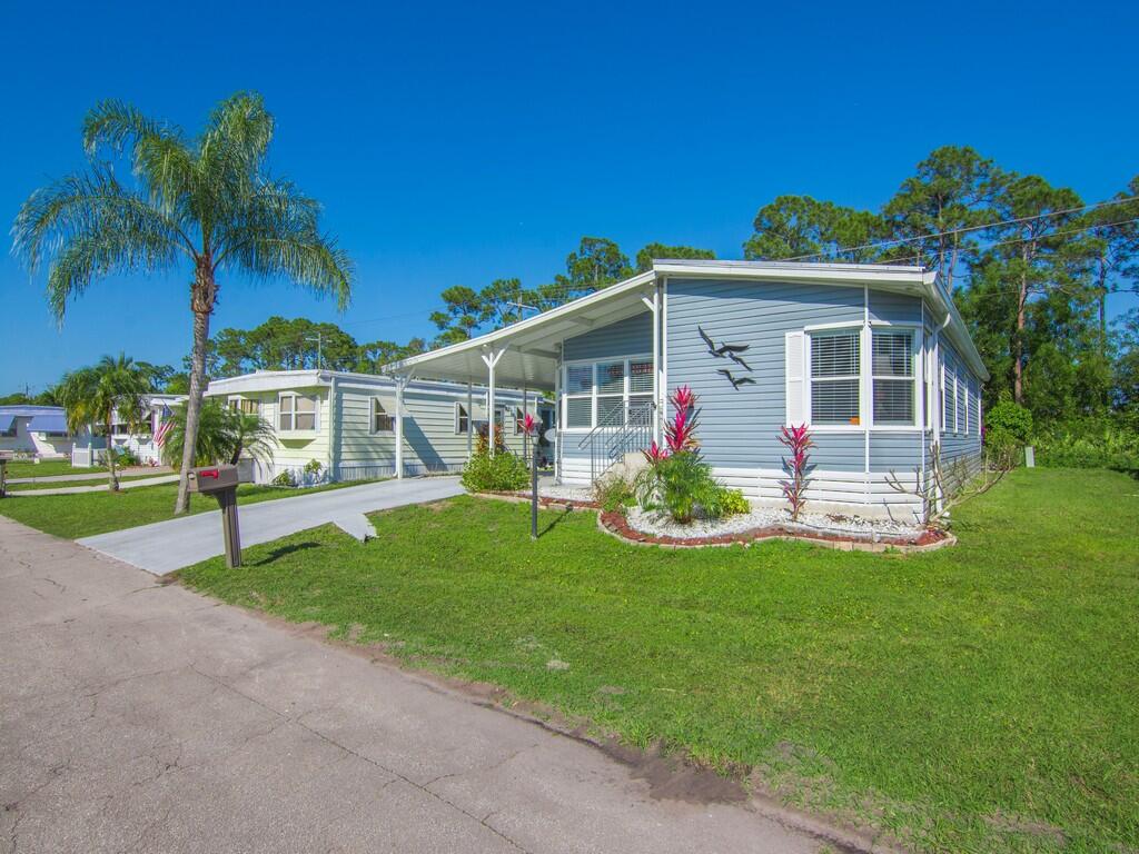 22 Mediterranean East Boulevard E Property Photo 2