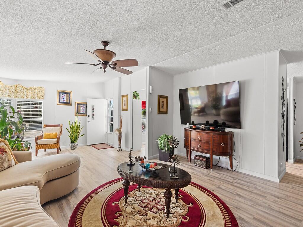 22 Mediterranean East Boulevard E Property Photo 4