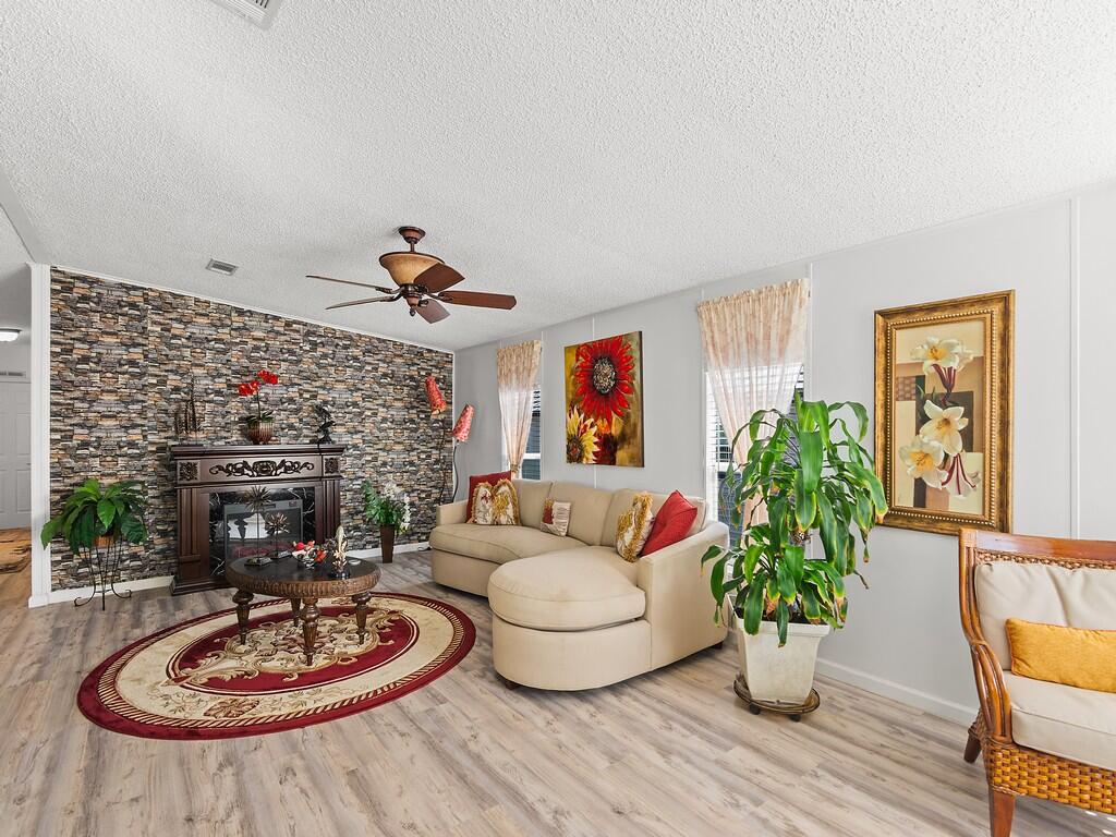 22 Mediterranean East Boulevard E Property Photo 6