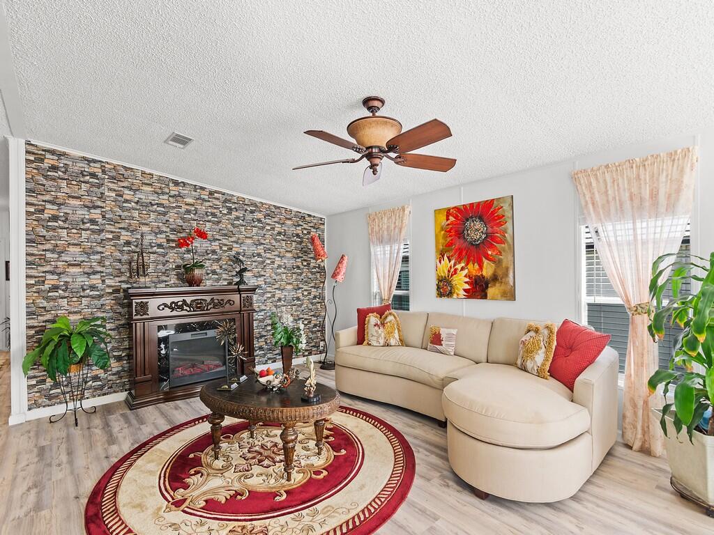 22 Mediterranean East Boulevard E Property Photo 7