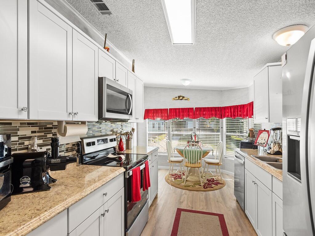 22 Mediterranean East Boulevard E Property Photo 10