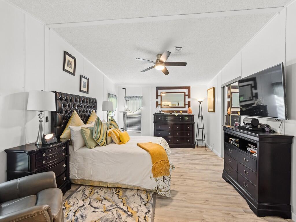 22 Mediterranean East Boulevard E Property Photo 16