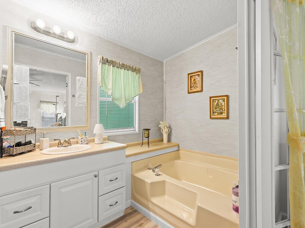 22 Mediterranean East Boulevard E Property Photo 18