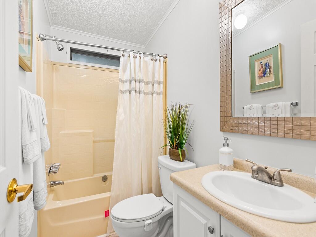 22 Mediterranean East Boulevard E Property Photo 21