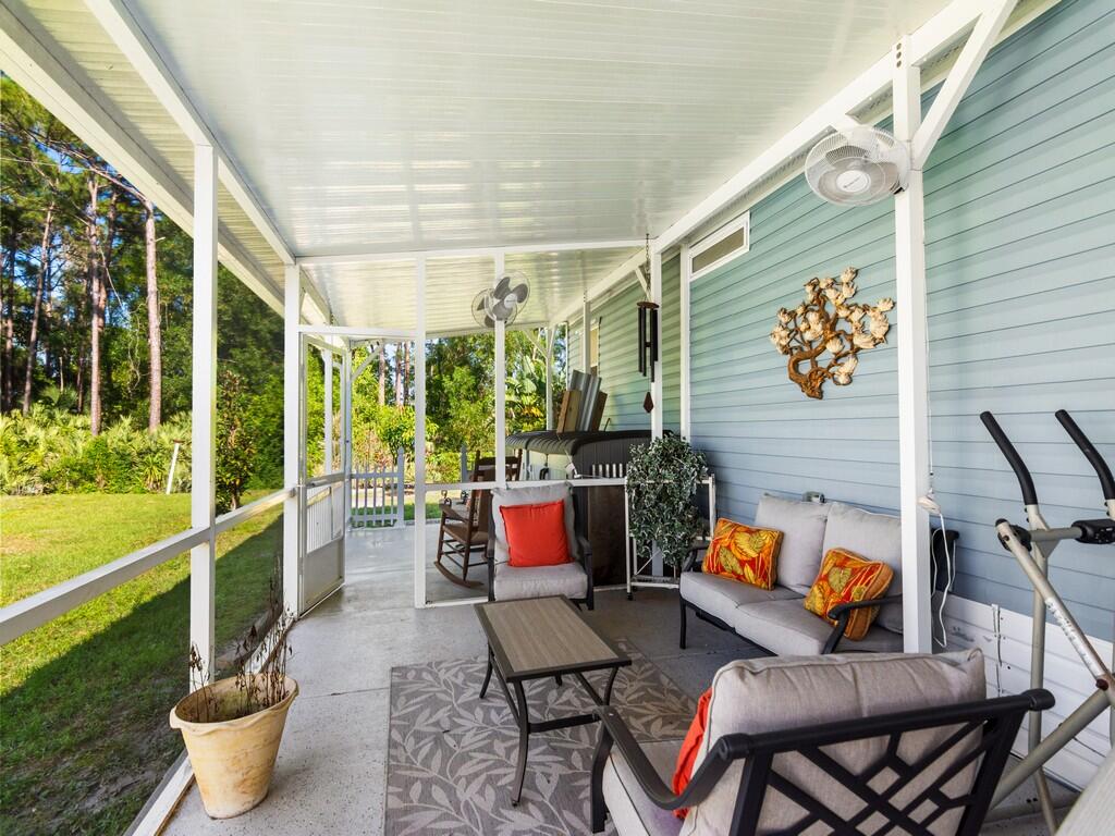 22 Mediterranean East Boulevard E Property Photo 24