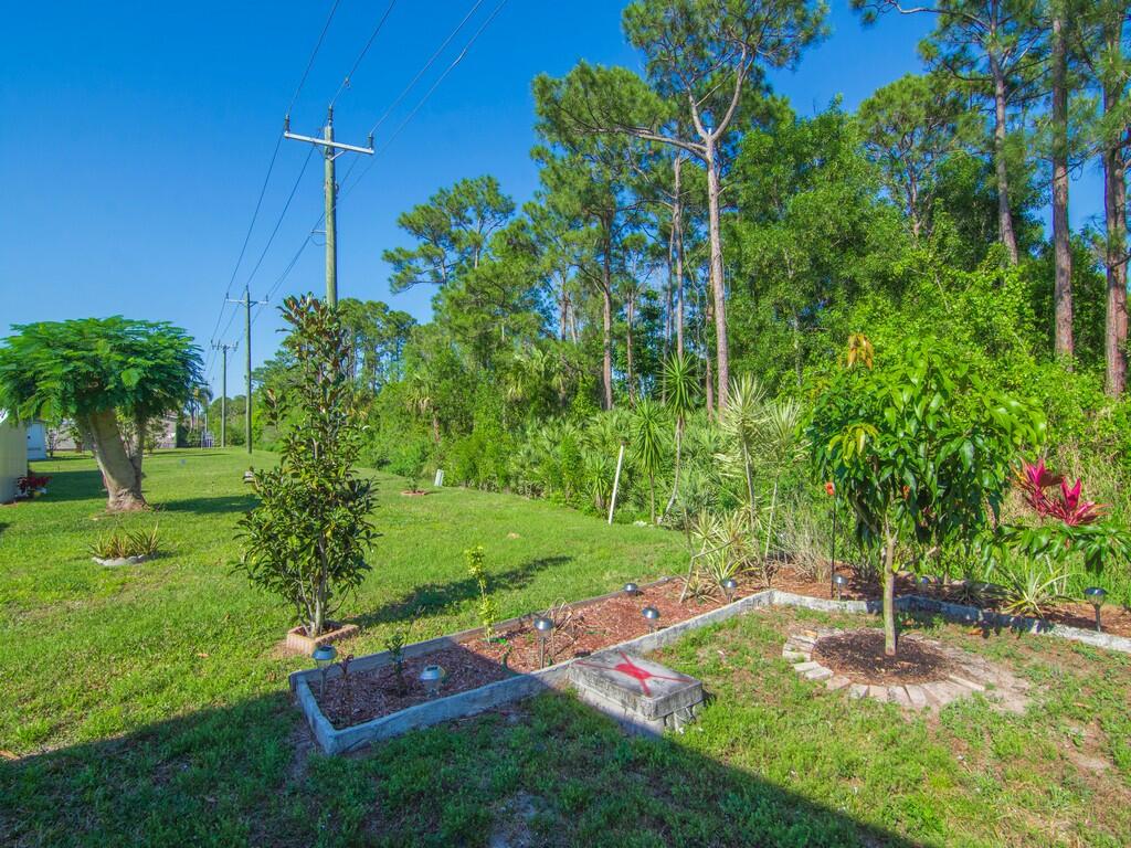 22 Mediterranean East Boulevard E Property Photo 26