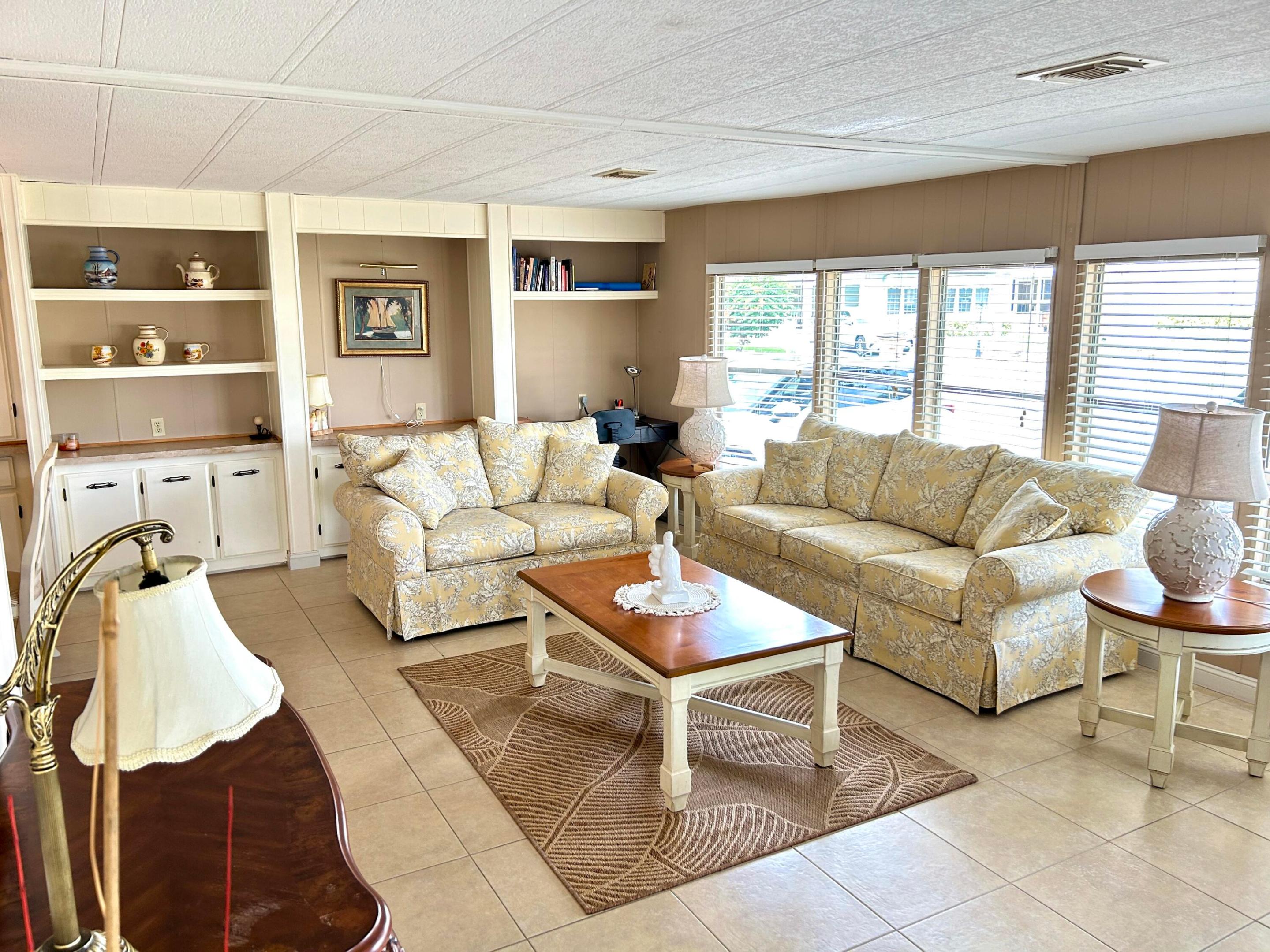 292 Nw 53 Street Property Photo 4