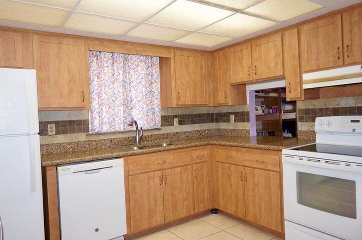 1716 Barton Court Property Photo 4