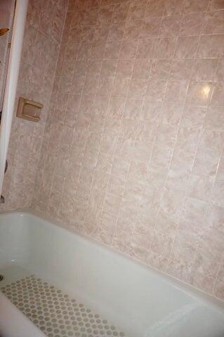 1716 Barton Court Property Photo 5