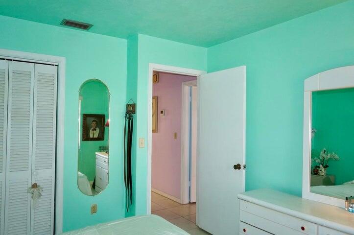 1716 Barton Court Property Photo 10