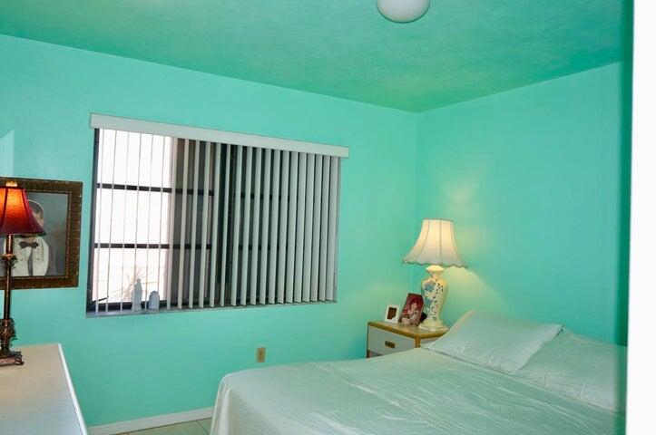 1716 Barton Court Property Photo 11