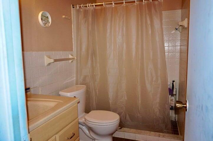 1716 Barton Court Property Photo 14