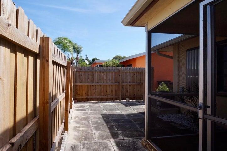 1716 Barton Court Property Photo 17