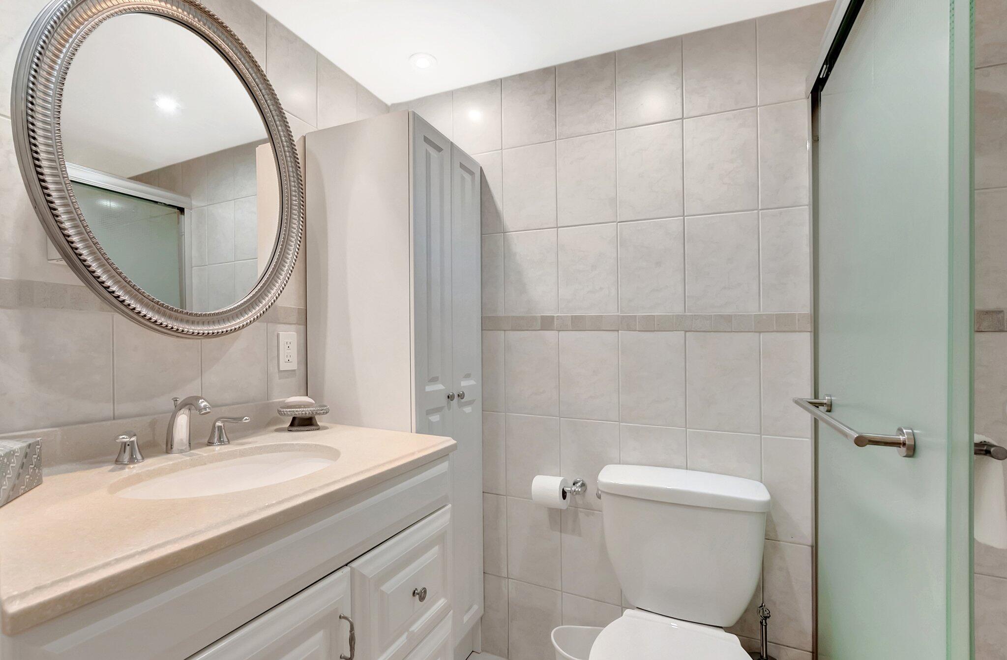 2043 Cambridge C Property Photo 15