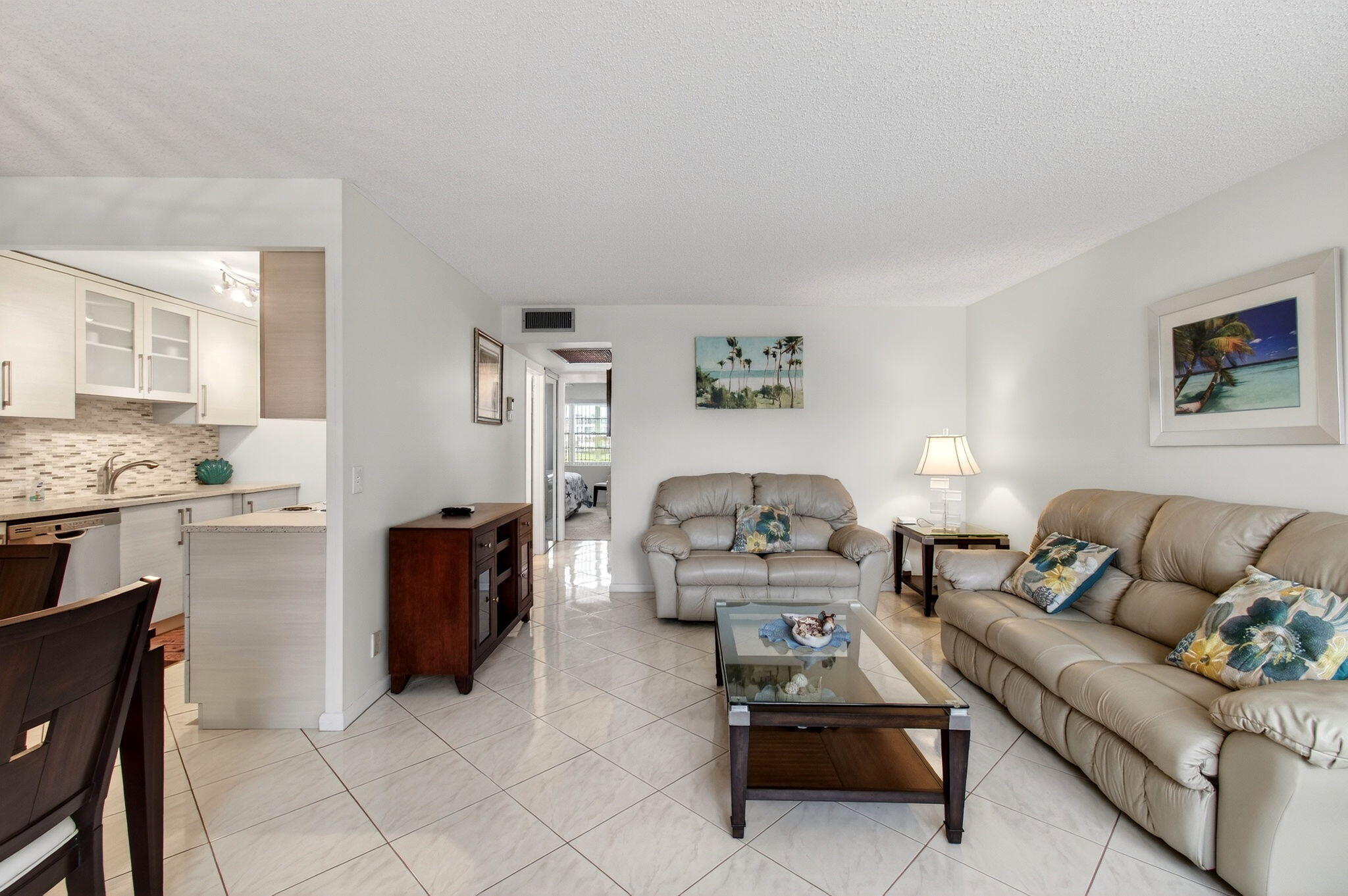 2070 Guildford D Property Photo 1
