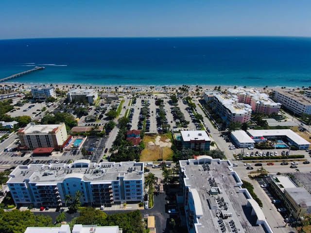 120 S Ocean Drive Property Photo 3