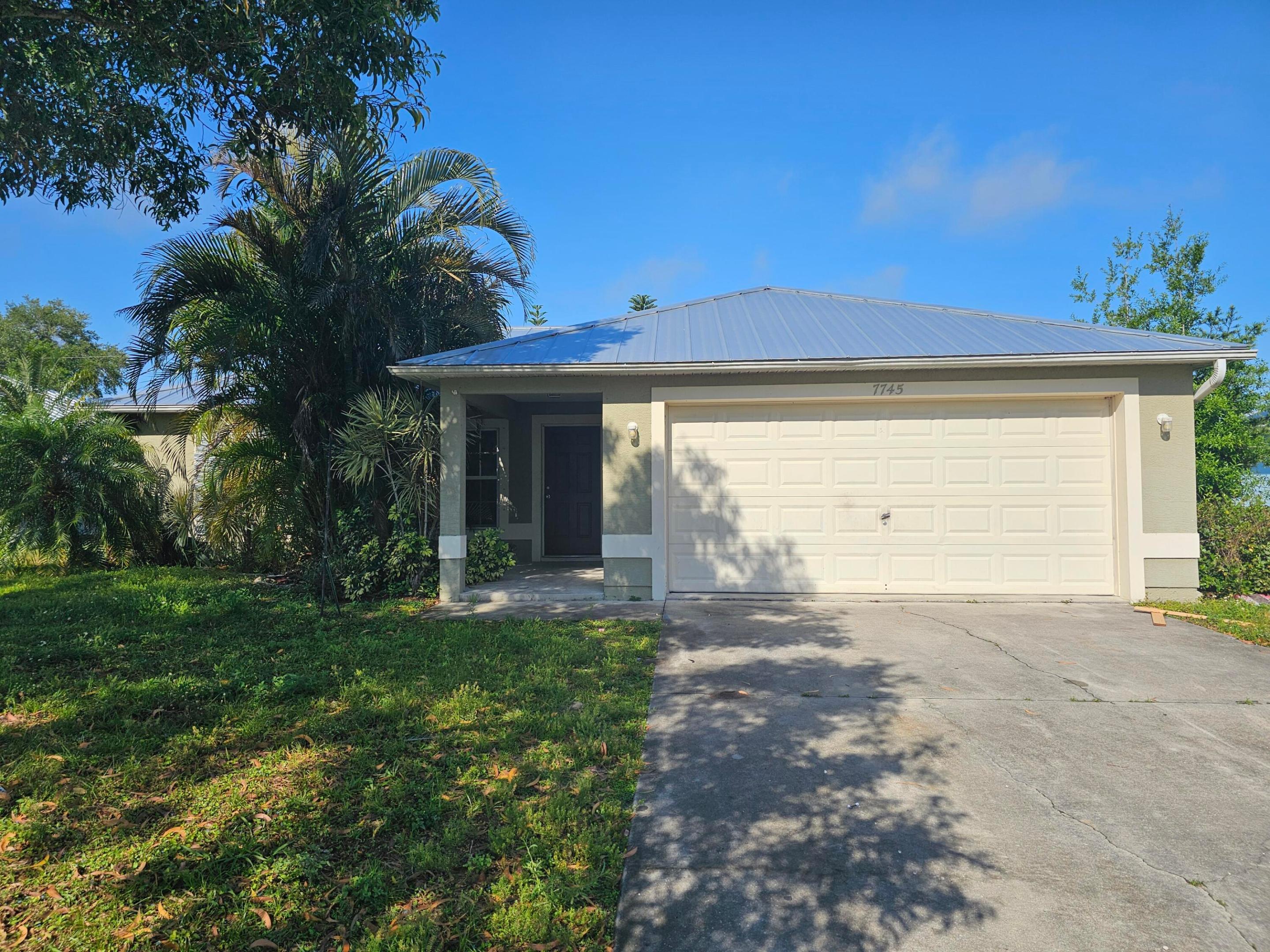 7745 99th Court Property Photo 1