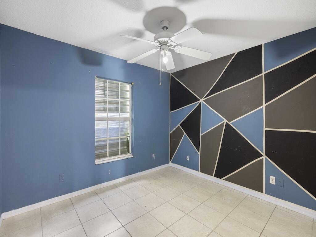 7745 99th Court Property Photo 10