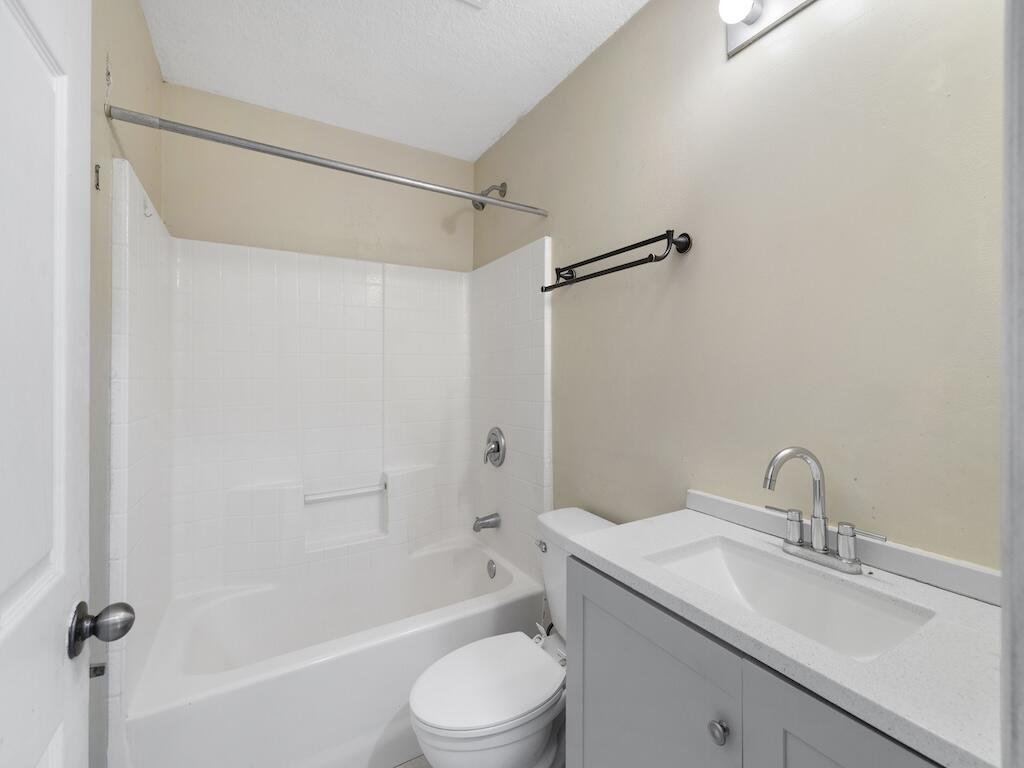 7745 99th Court Property Photo 16