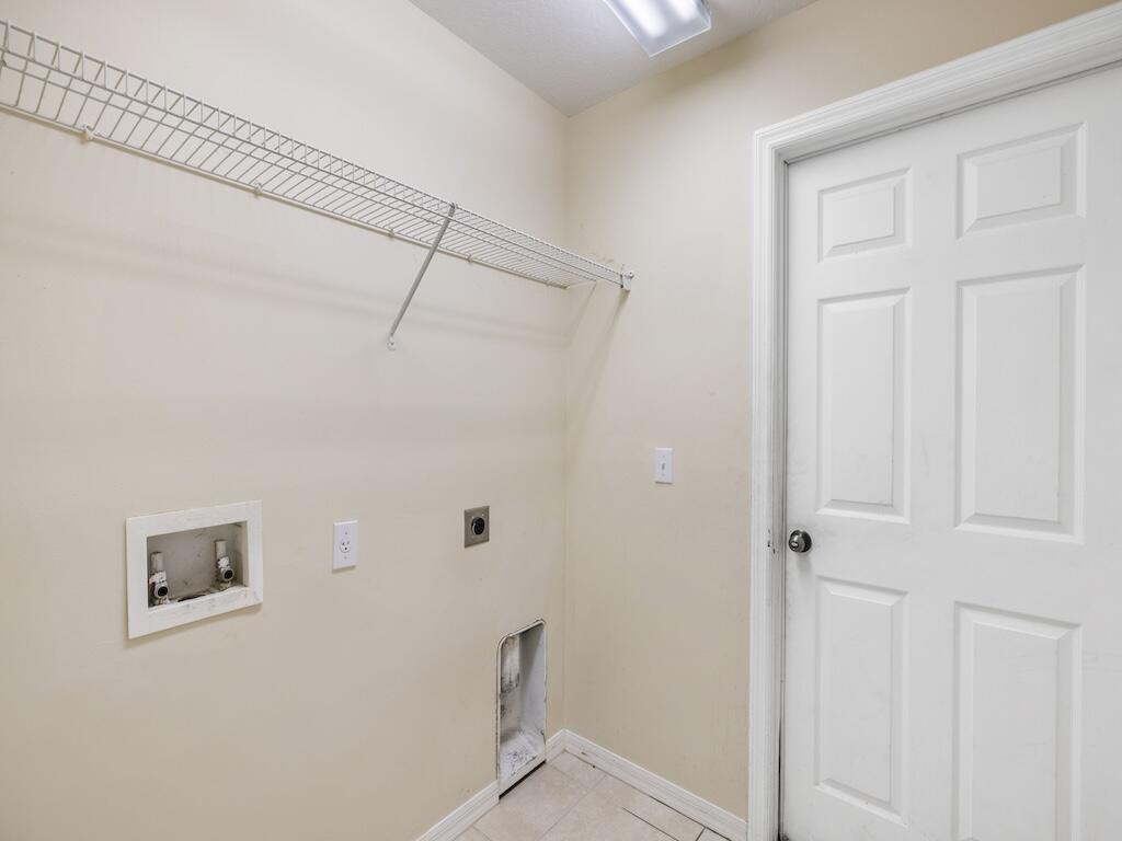 7745 99th Court Property Photo 17