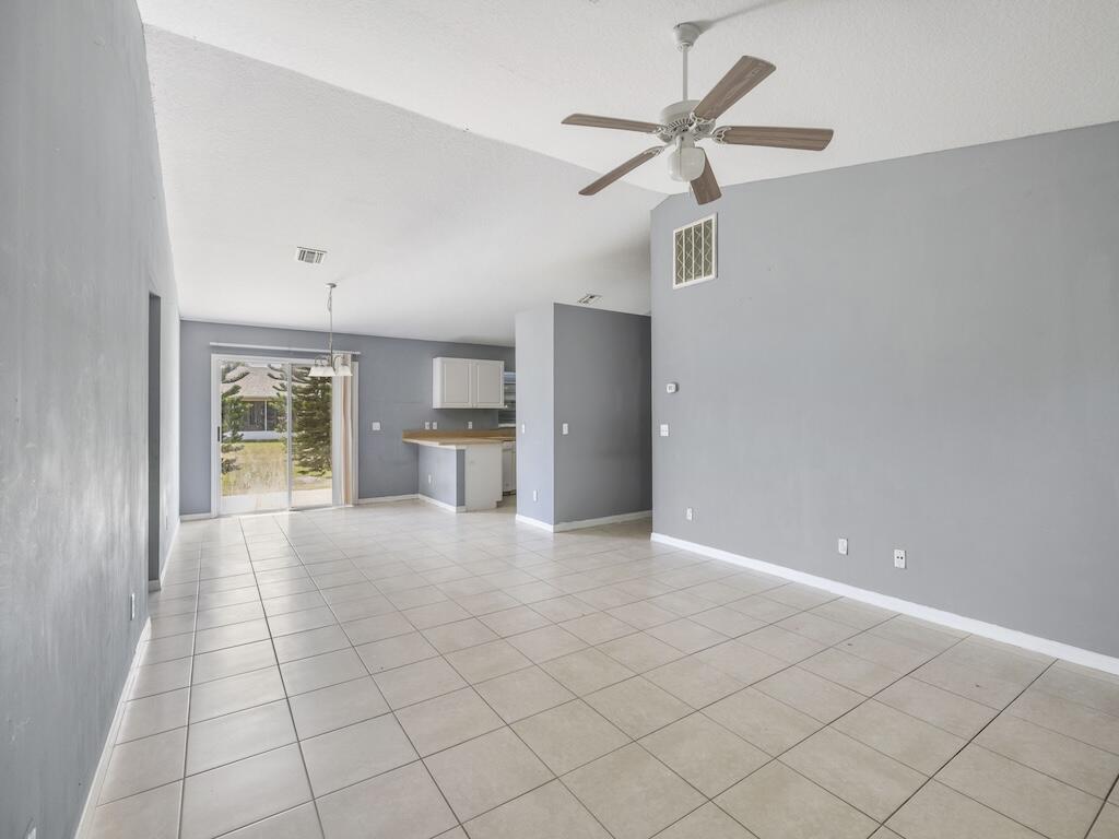 7745 99th Court Property Photo 22