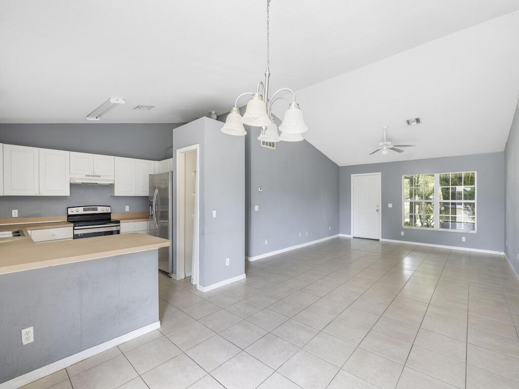 7745 99th Court Property Photo 28