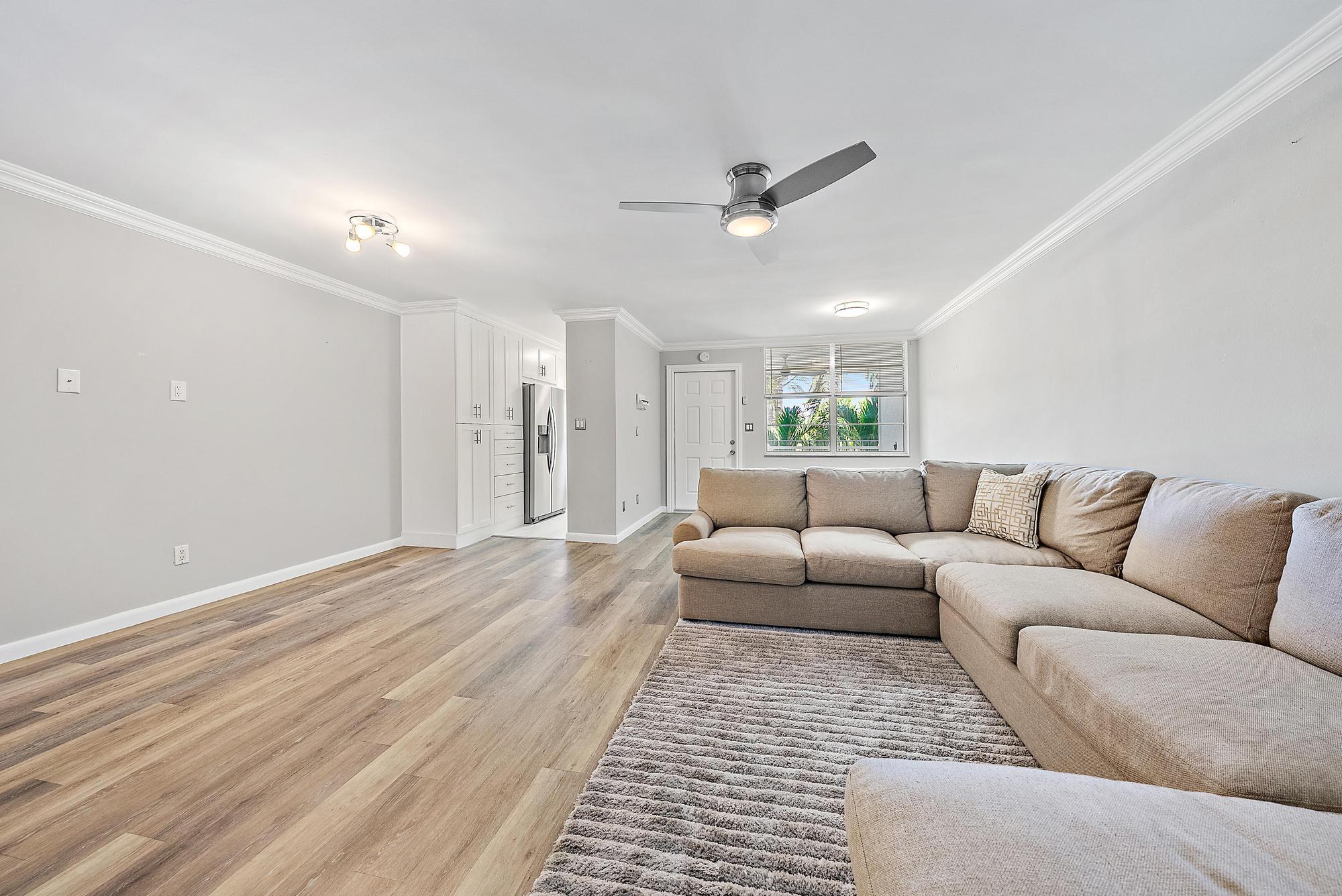 109 Paradise Harbour Boulevard 307 Property Photo 1