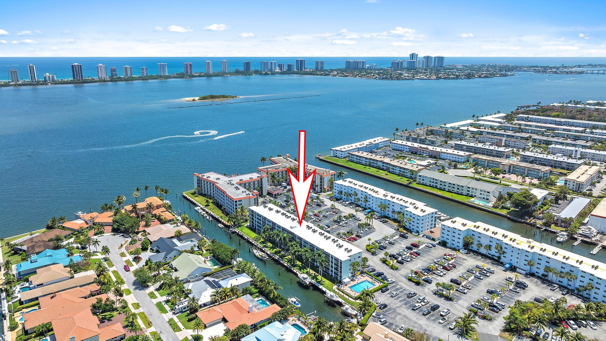 109 Paradise Harbour Boulevard 307 Property Photo 2