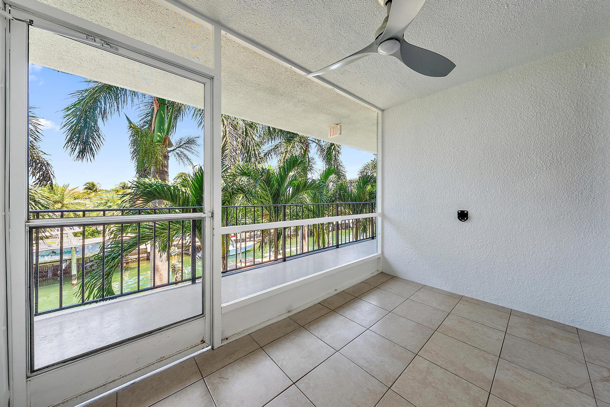 109 Paradise Harbour Boulevard 307 Property Photo 4