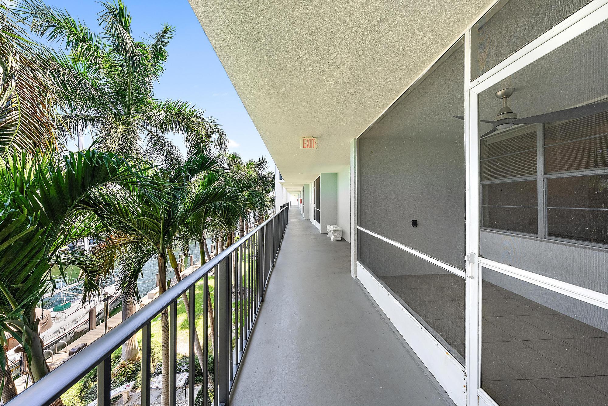 109 Paradise Harbour Boulevard 307 Property Photo 14