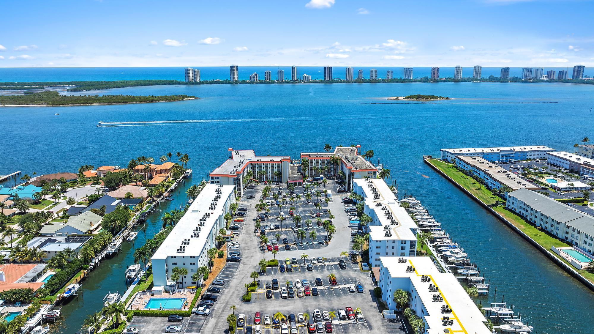 109 Paradise Harbour Boulevard 307 Property Photo 15