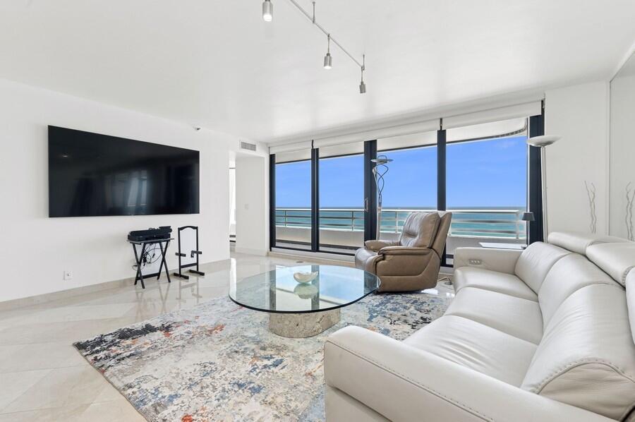 1400 S Ocean Boulevard 1004 Property Photo 3