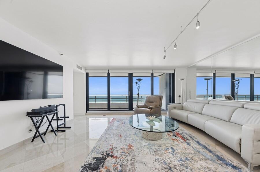 1400 S Ocean Boulevard 1004 Property Photo 4