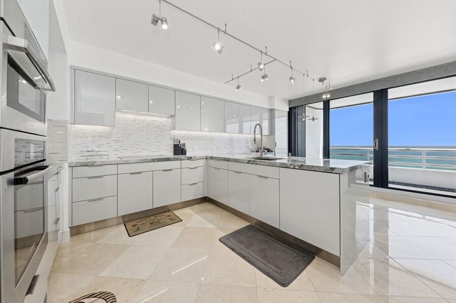 1400 S Ocean Boulevard 1004 Property Photo 8