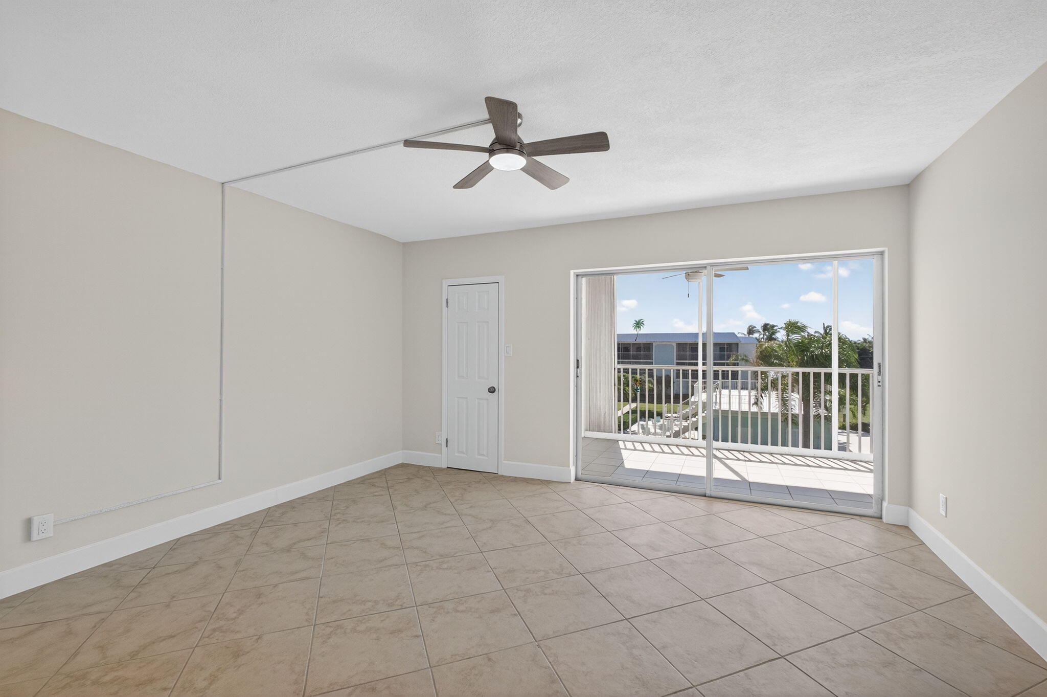 100 Waterway Road A304 Property Photo 26