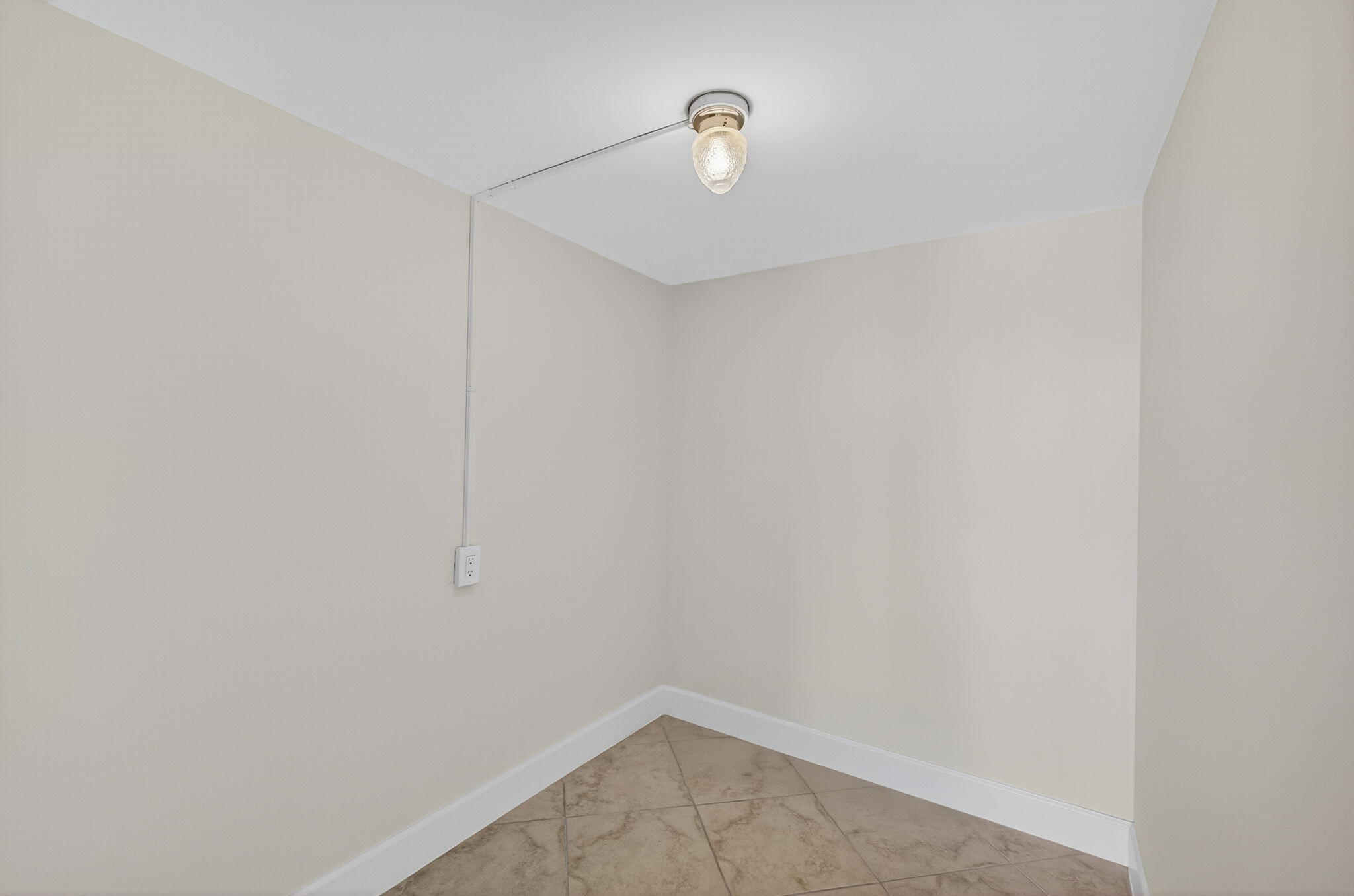 100 Waterway Road A304 Property Photo 28