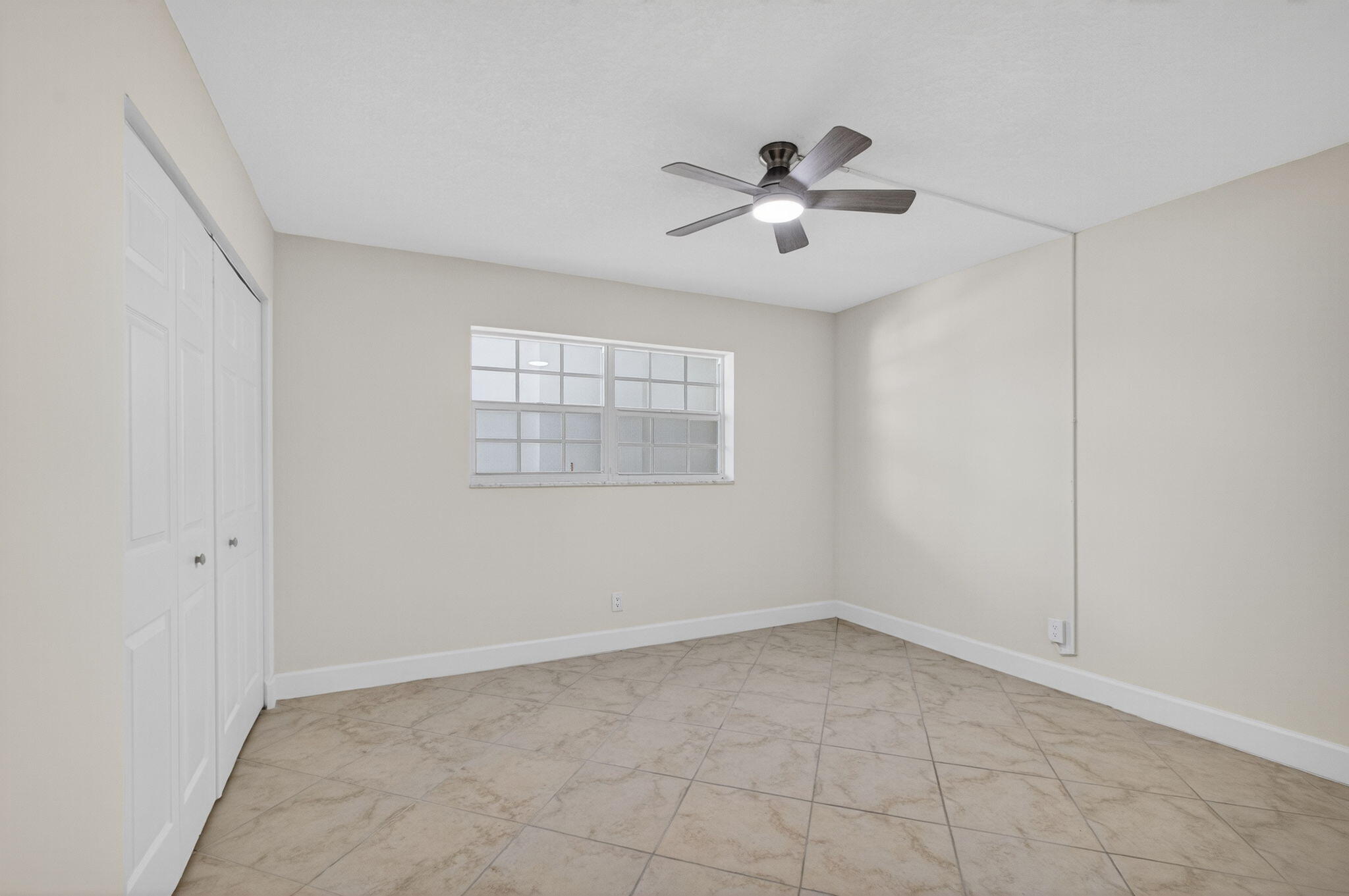 100 Waterway Road A304 Property Photo 32
