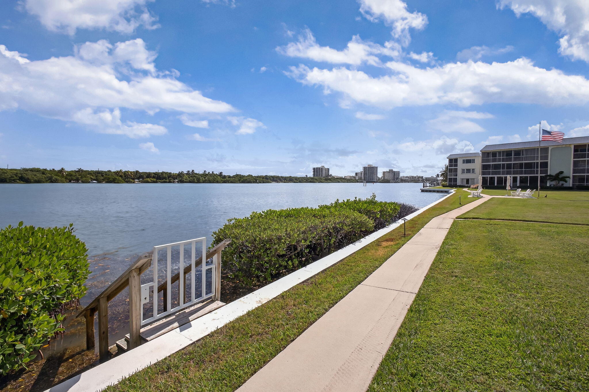 100 Waterway Road A304 Property Photo 66