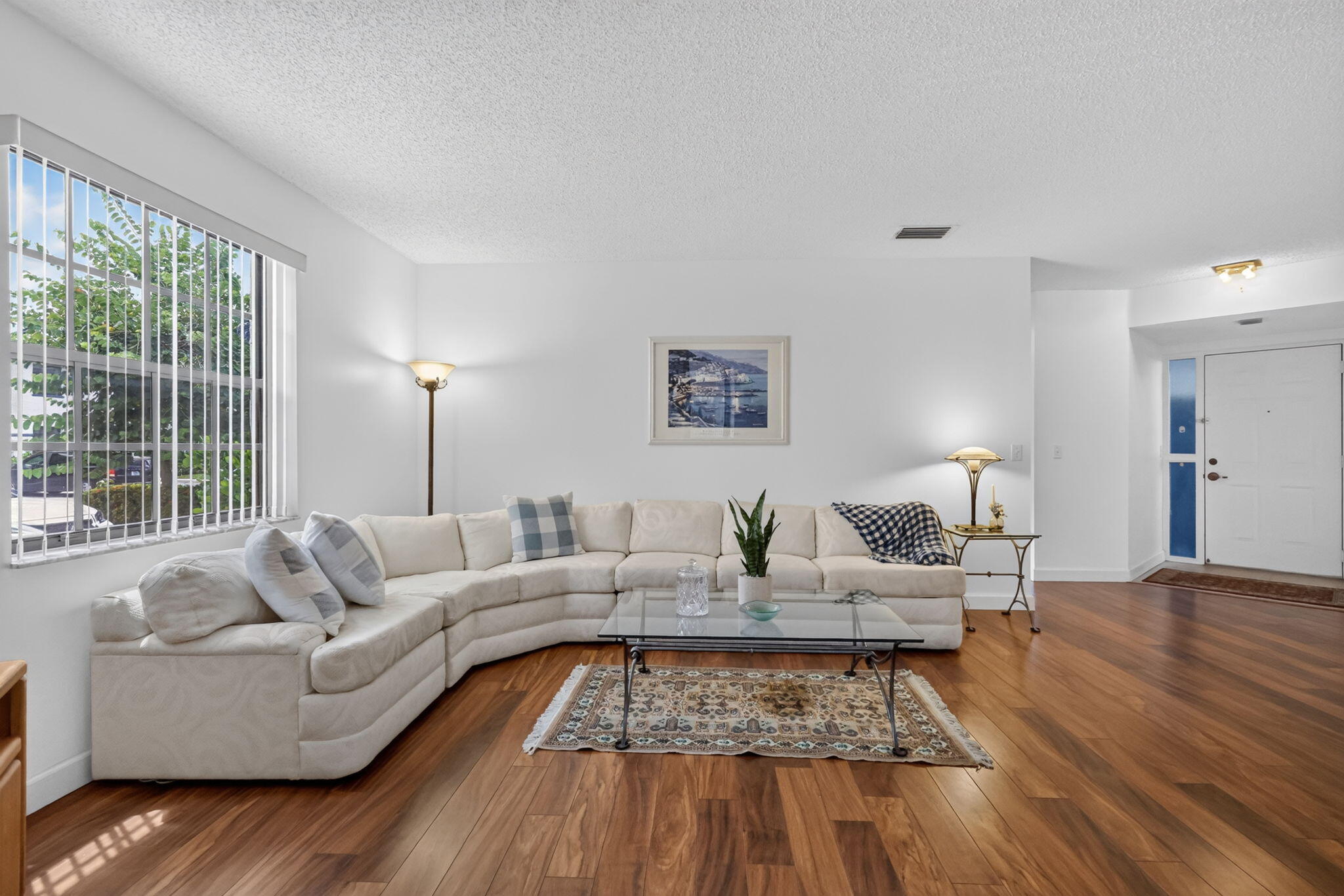 5135 Floria Drive G Property Photo 6