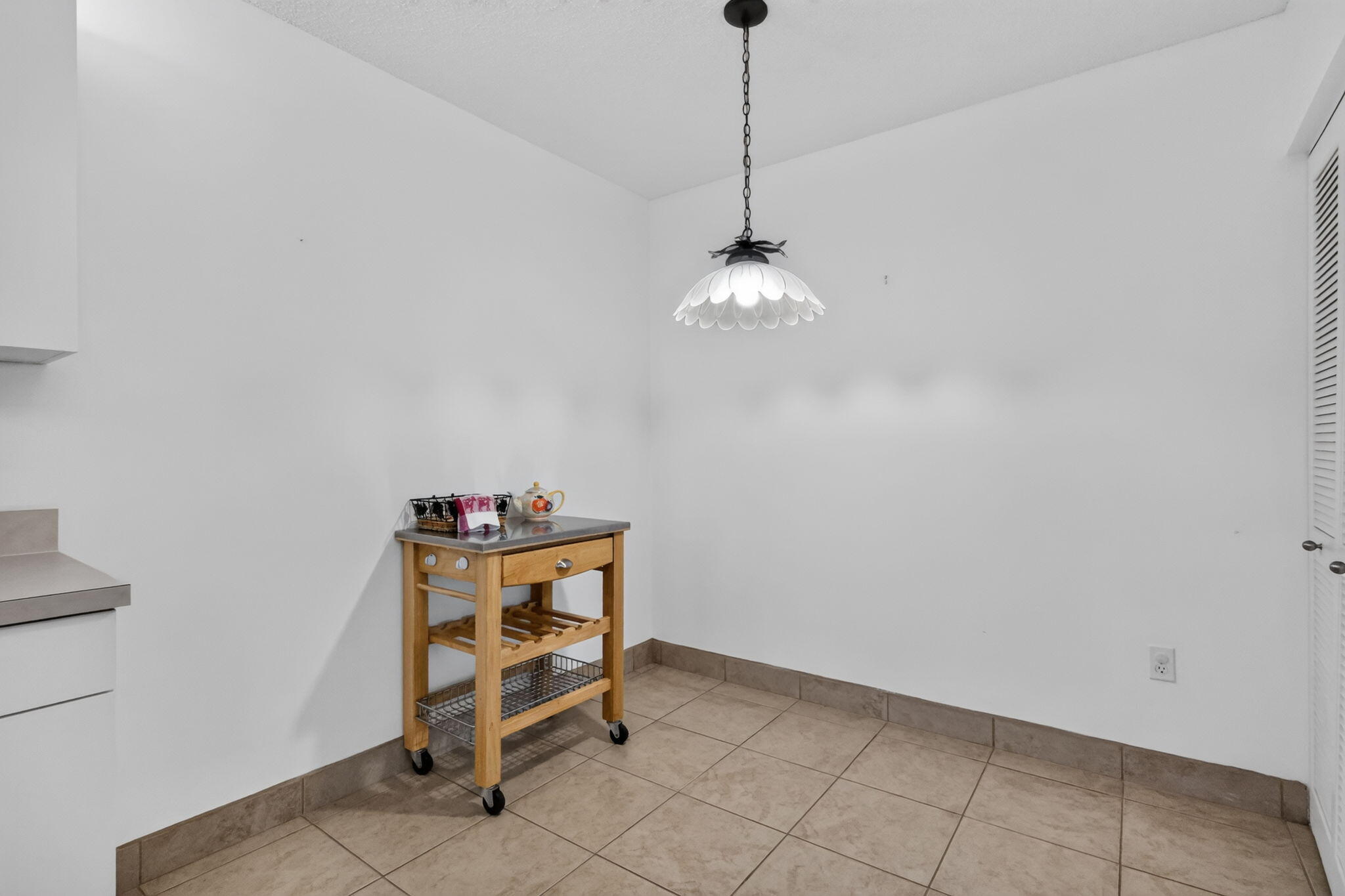 5135 Floria Drive G Property Photo 15
