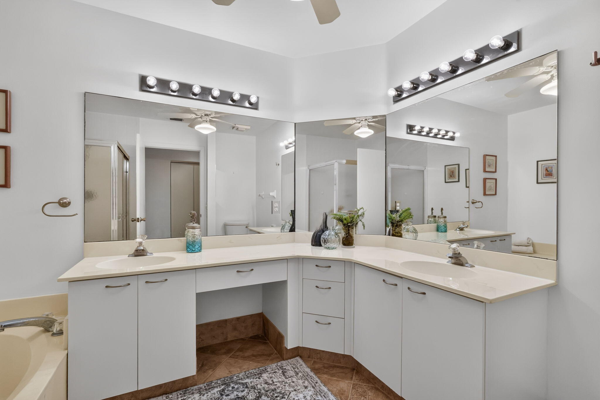 5135 Floria Drive G Property Photo 19