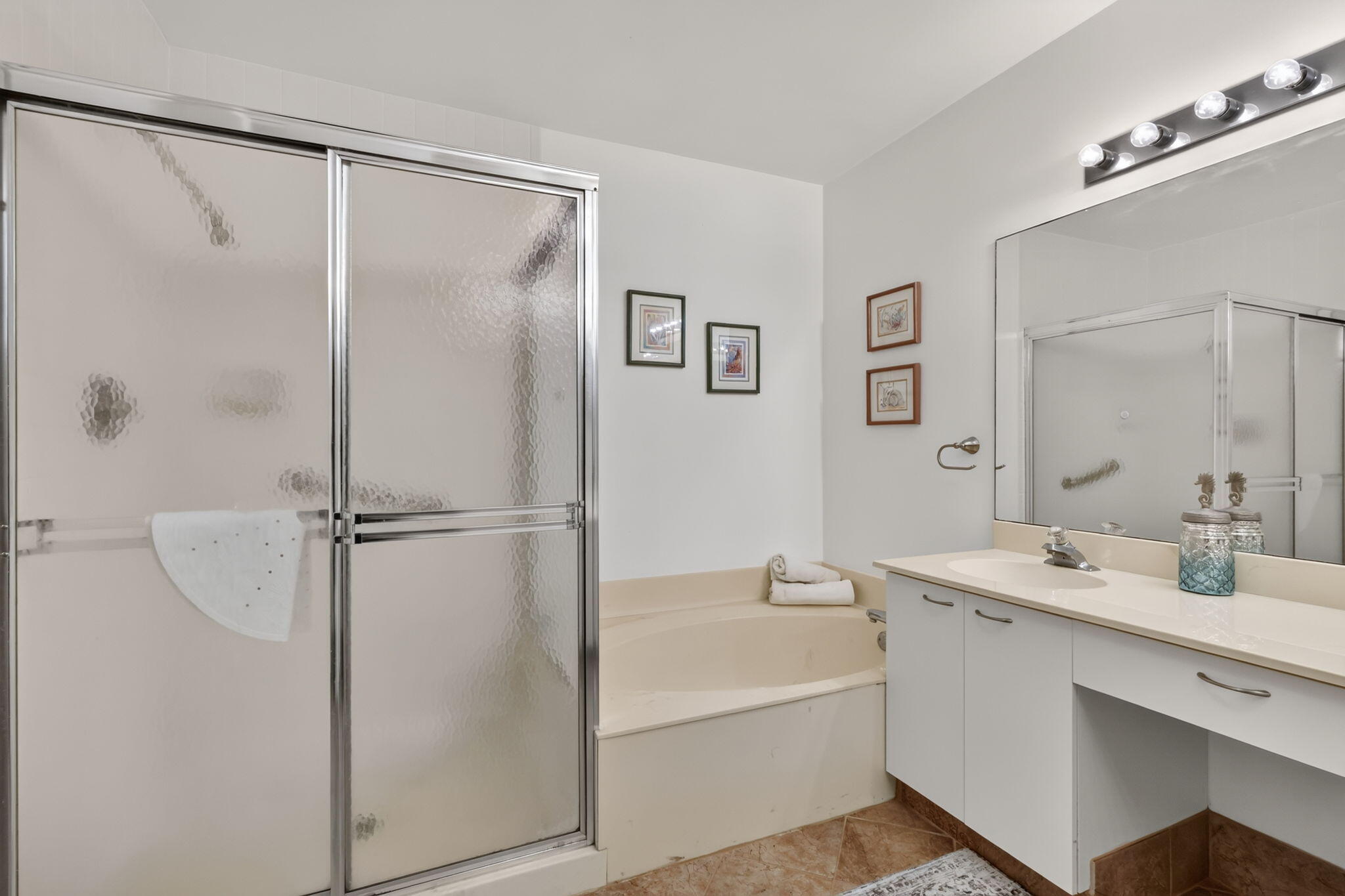5135 Floria Drive G Property Photo 20