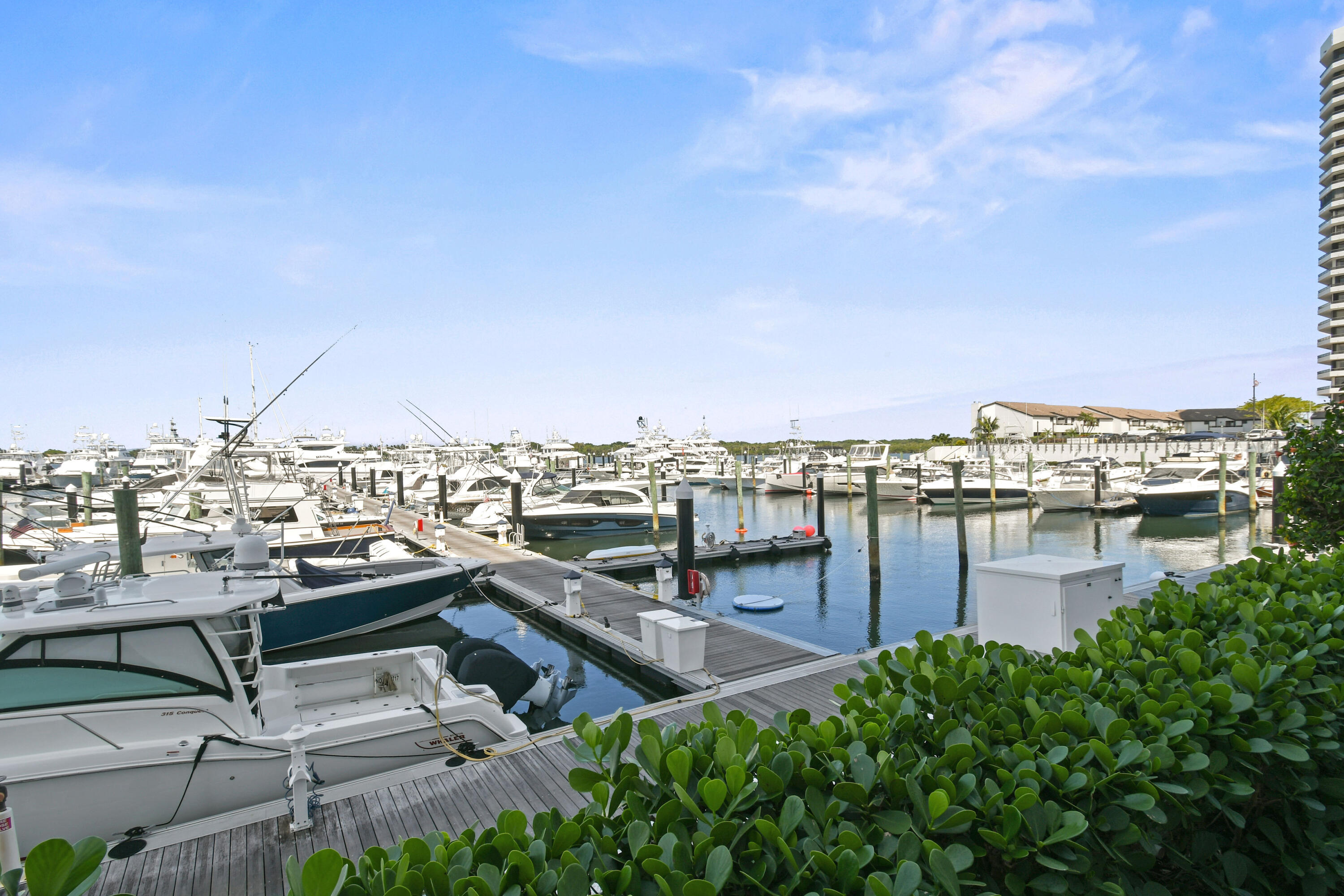 108 Lakeshore Drive 140 Property Photo 10