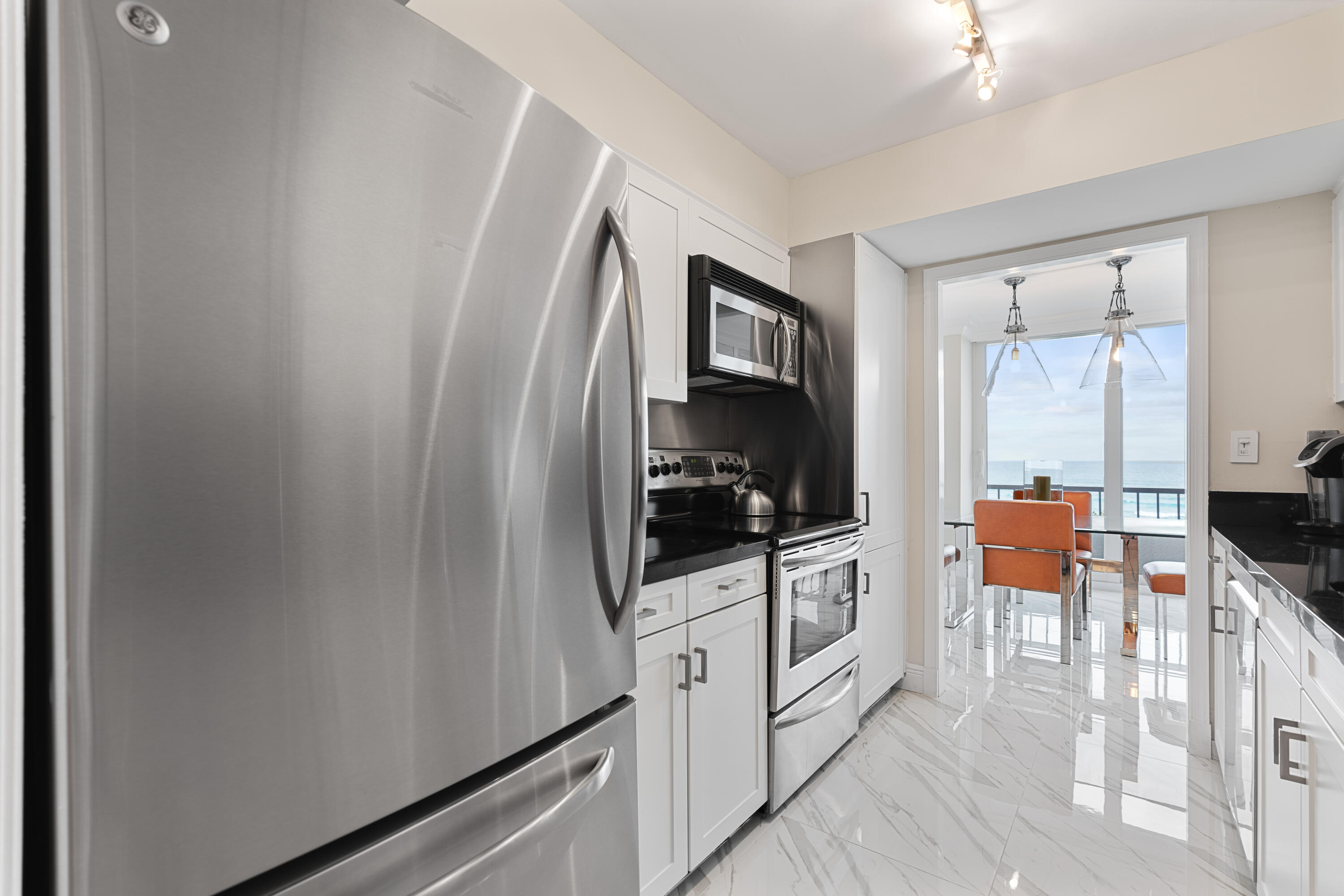 5550 N Ocean Drive 5c Property Photo 7