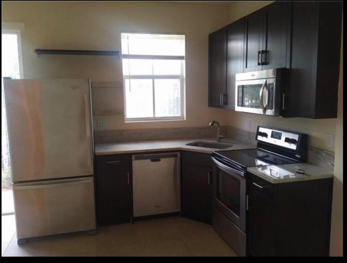 6996 Long Pine Circle Property Photo 2
